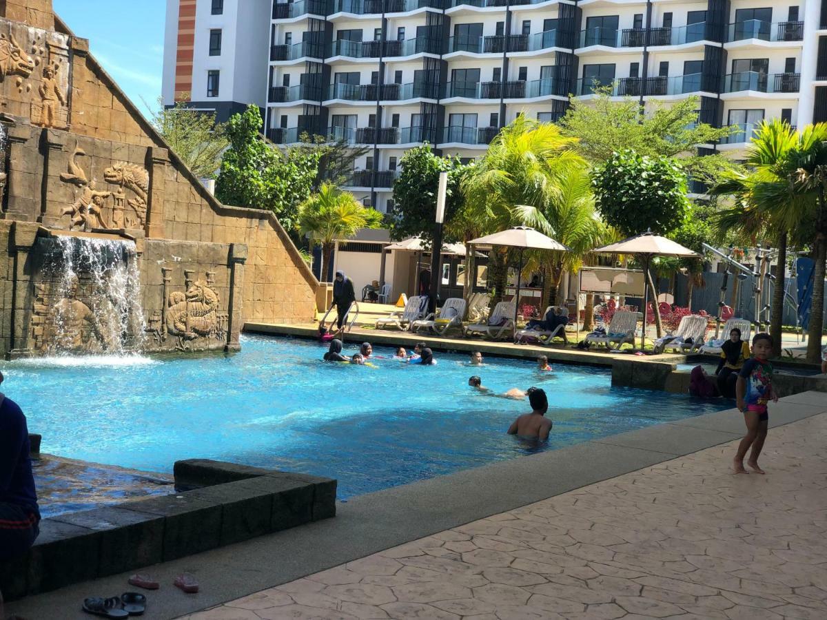 Swiss Garden Residence Pool Sea View Beach Resort Luxury Apartment & Family Suite クアンタン エクステリア 写真