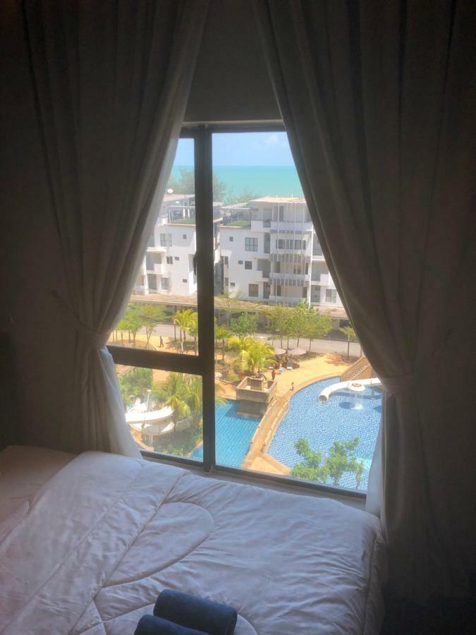 Swiss Garden Residence Pool Sea View Beach Resort Luxury Apartment & Family Suite クアンタン エクステリア 写真